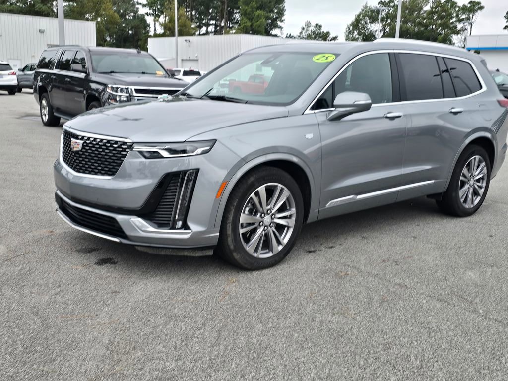 Used 2025 Cadillac XT6 Premium Luxury image 7