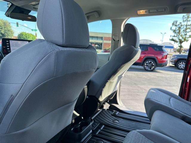 Used 2023 Toyota Sienna LE FWD image 24