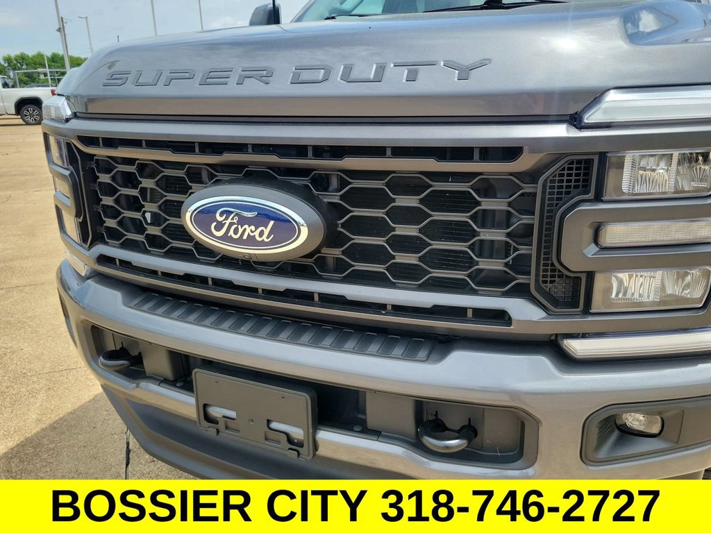 Used 2023 Ford F250 Lariat w/ Sport Appearance Package AWD/4WD image 29
