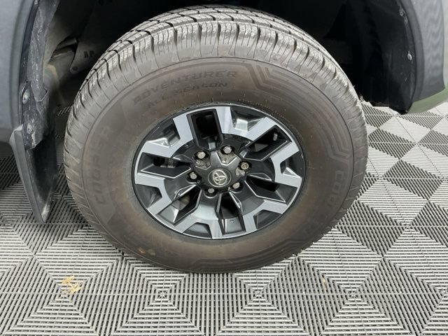 Used 2021 Toyota Tacoma TRD Off-Road w/ TRD Premium Off Road Package AWD/4WD image 15