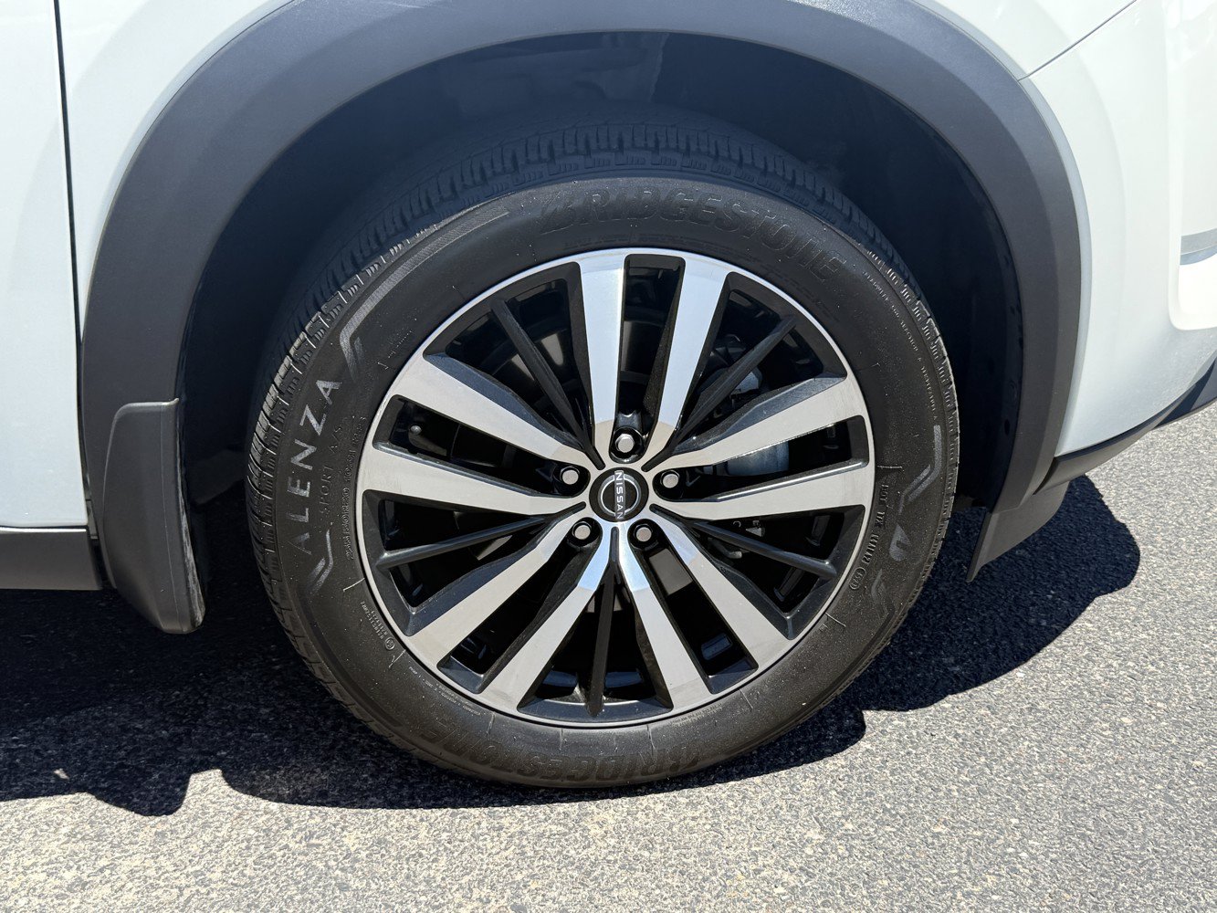 Used 2024 Nissan Pathfinder Platinum AWD/4WD image 29