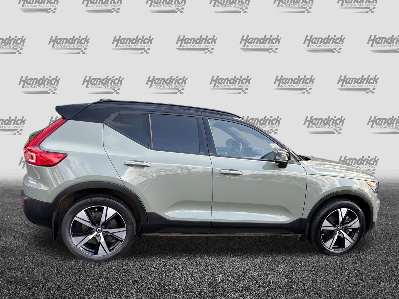 Certified 2022 Volvo XC40 P8 Recharge Plus image 11