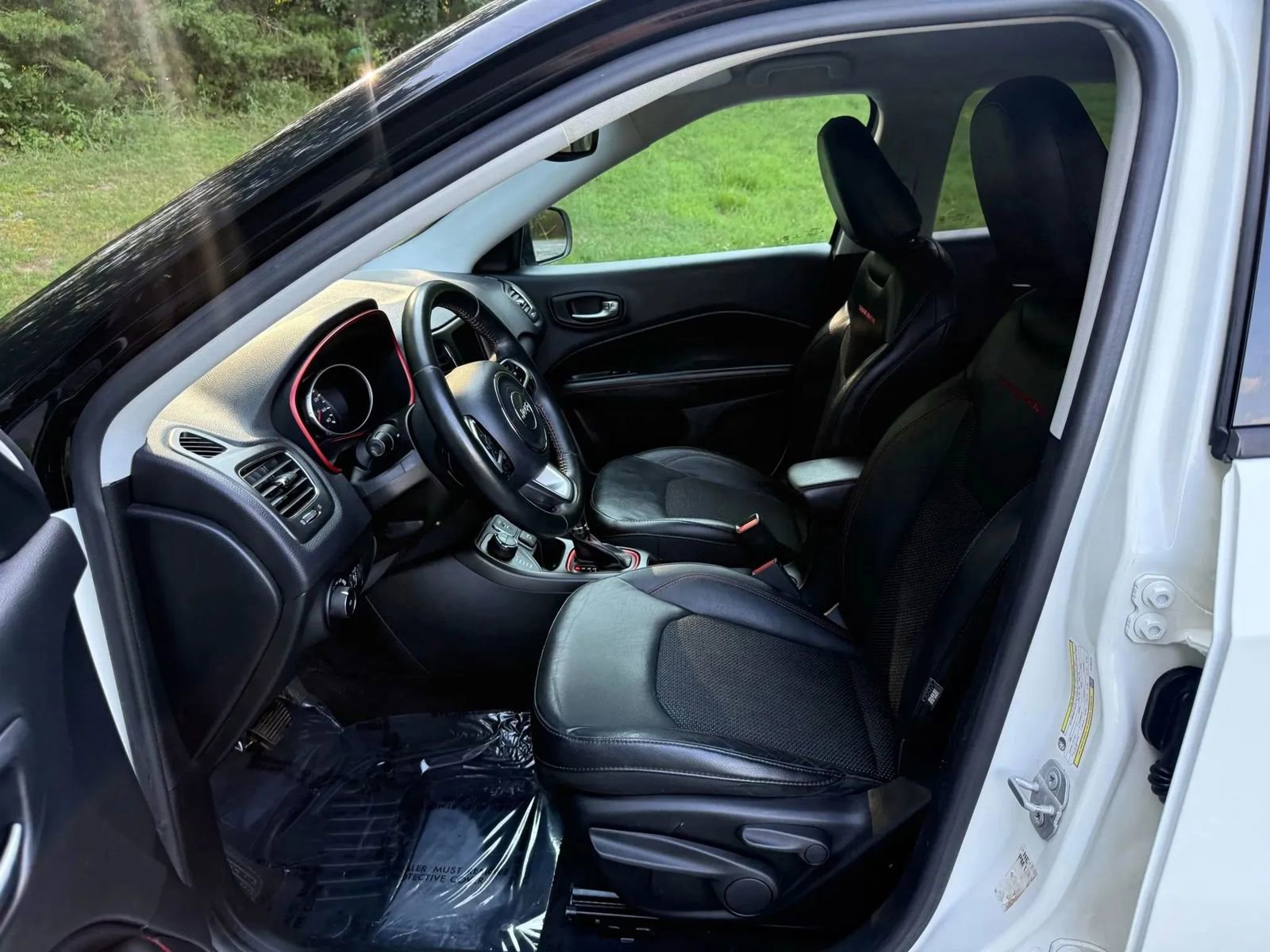 Used 2018 Jeep Compass Trailhawk AWD/4WD image 24