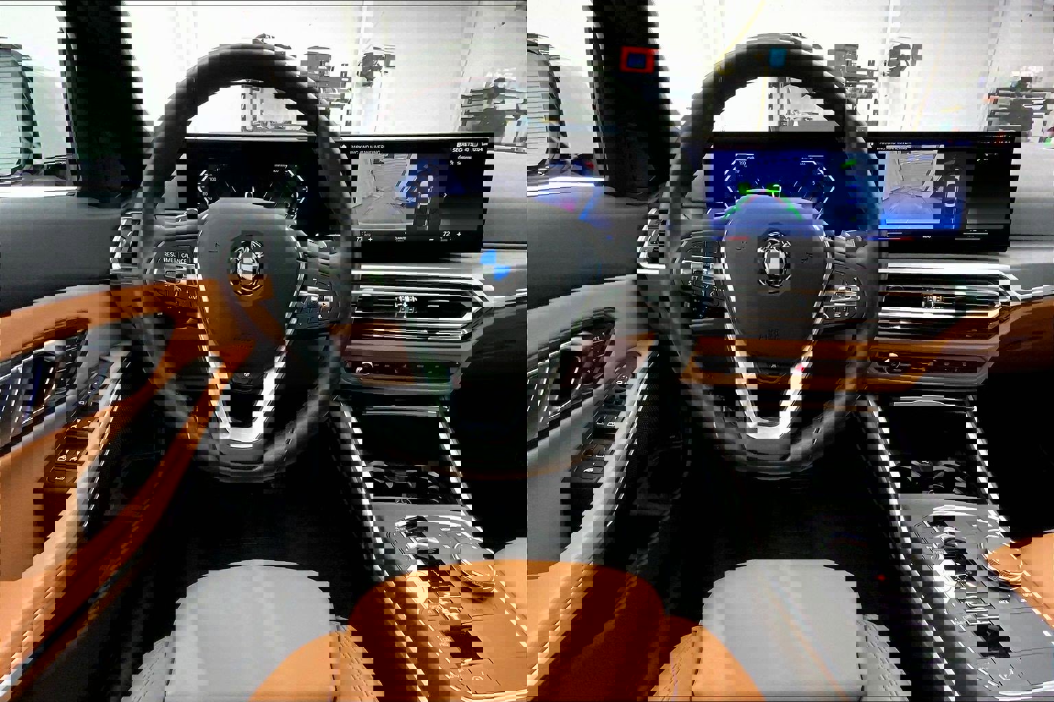 Certified 2023 BMW 330i xDrive Sedan w/ Driving Assistance Package image 4