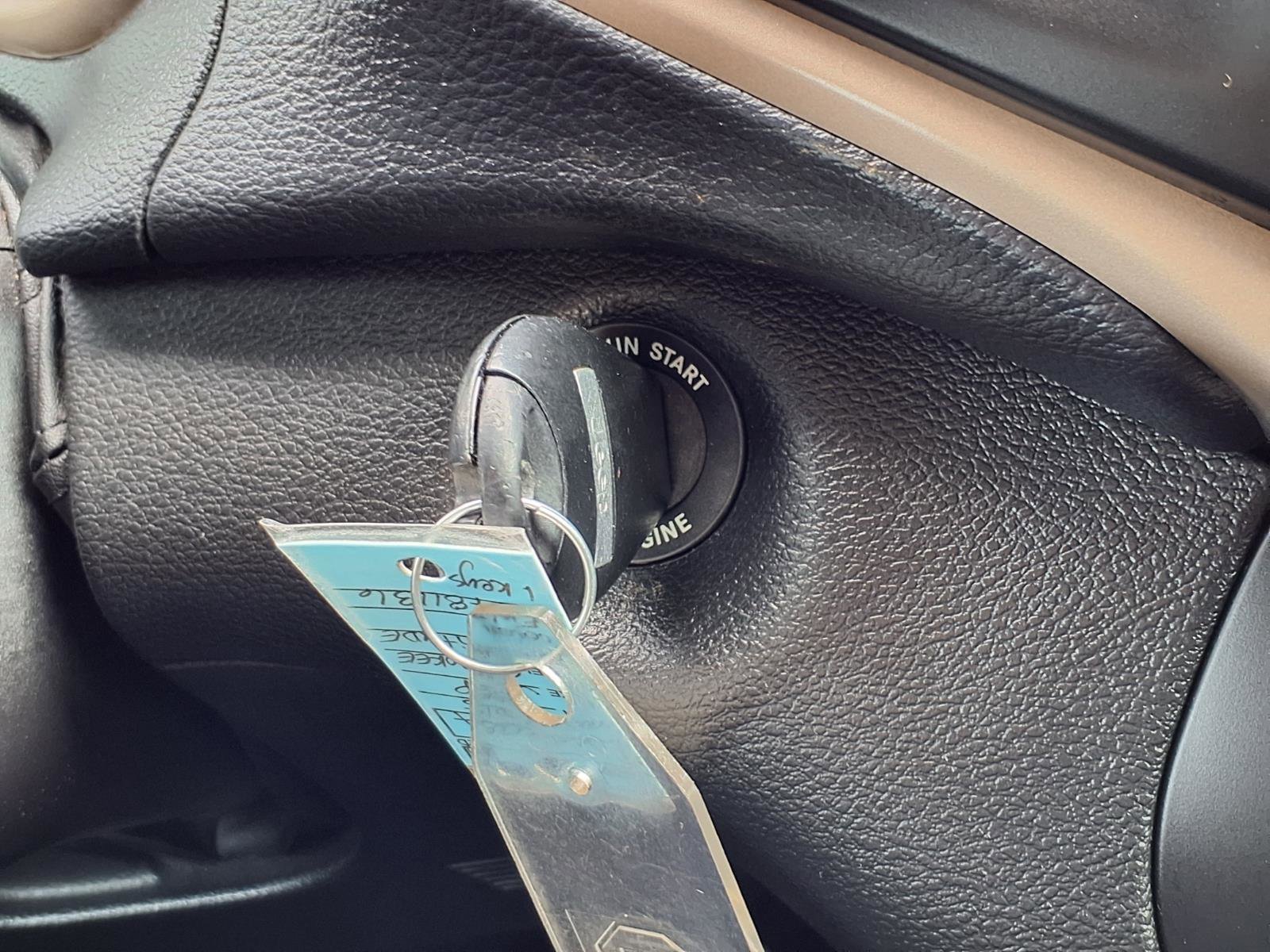 Used 2015 Jeep Cherokee Latitude FWD image 13