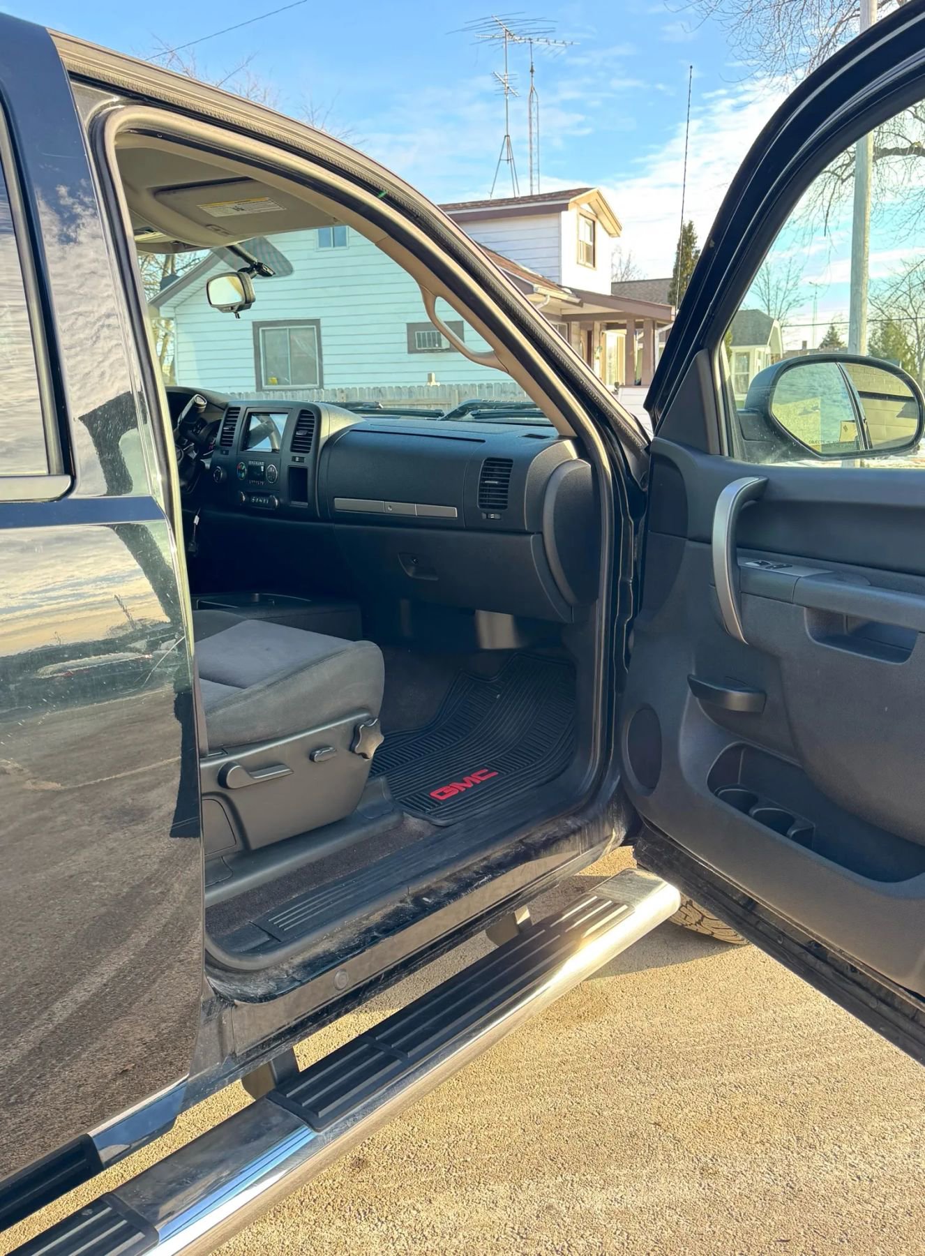 Used 2011 GMC Sierra 1500 SLE w/ Power Tech Package image 17