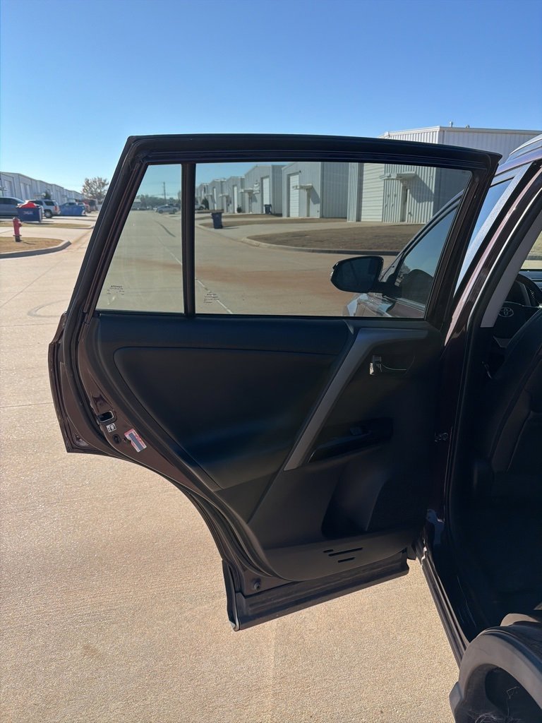 Used 2018 Toyota RAV4 Limited image 30