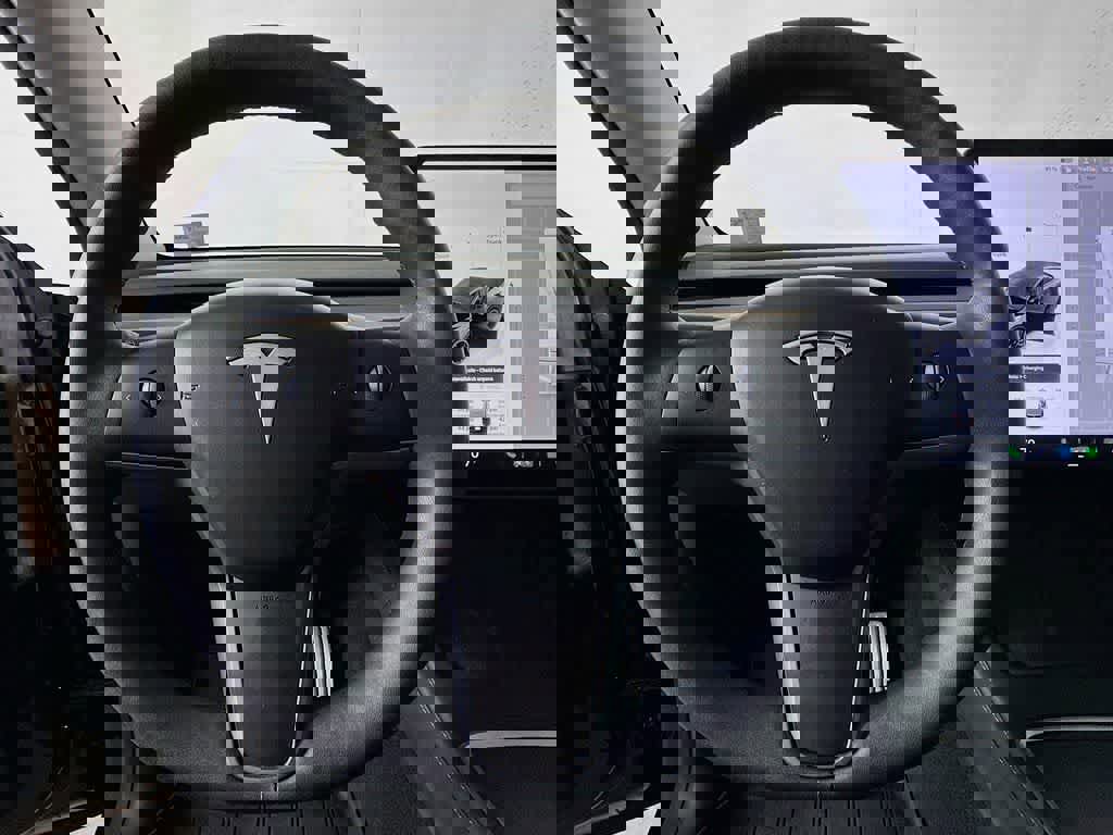 Used 2024 Tesla Model Y Performance image 15