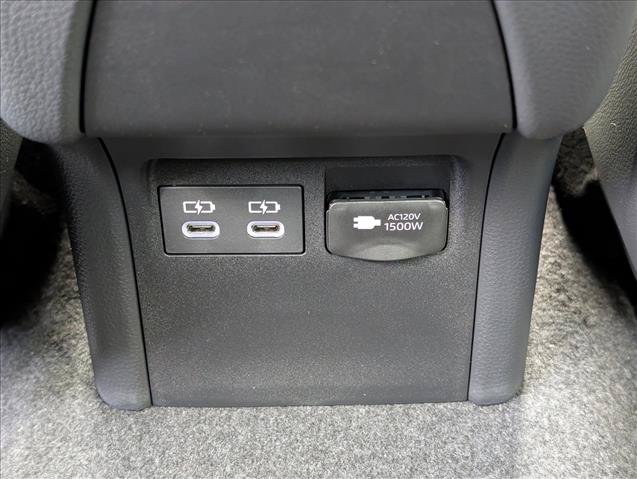 New 2026 Toyota Prius Plug-In Hybrid FWD image 11