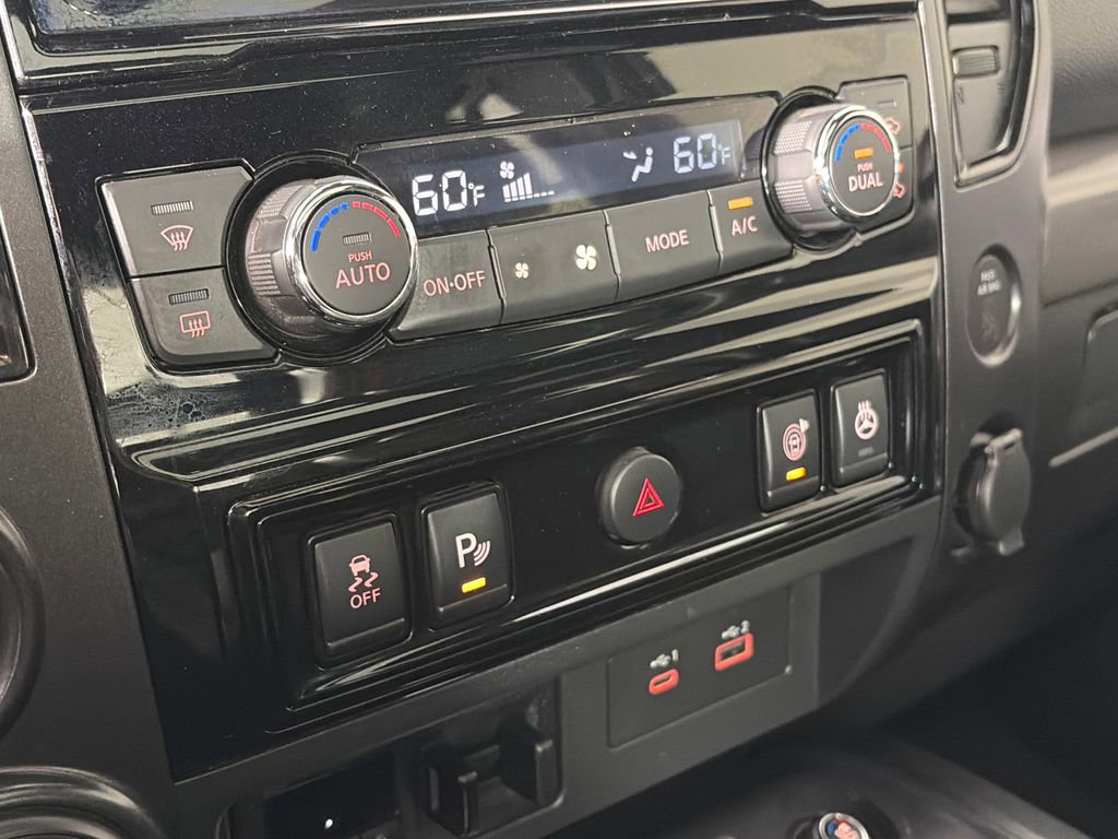 Used 2022 Nissan Titan PRO-4X w/ Pro-4x Convenience Package image 21