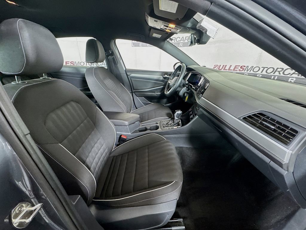Used 2024 Volkswagen Jetta Sport image 25