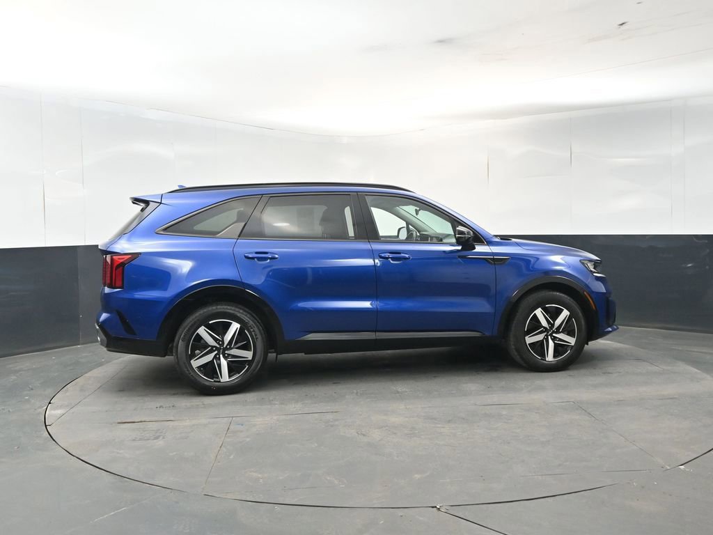 Used 2023 Kia Sorento S w/ Panoramic Sunroof Package image 6