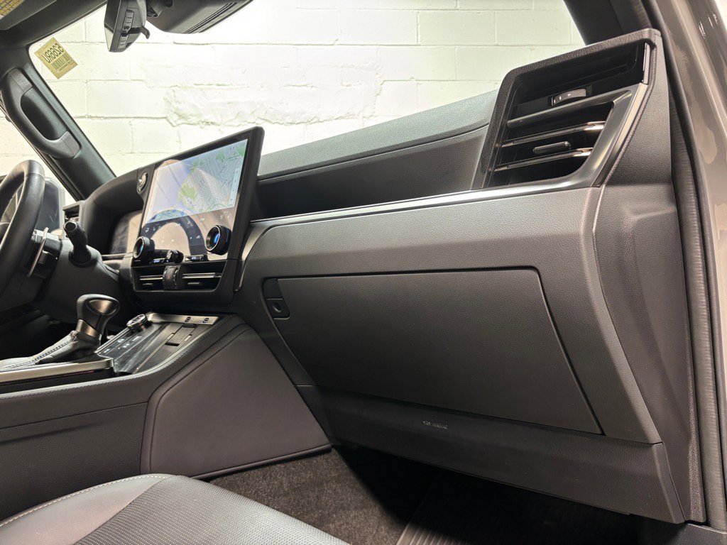 Used 2024 Lexus GX 550 image 31