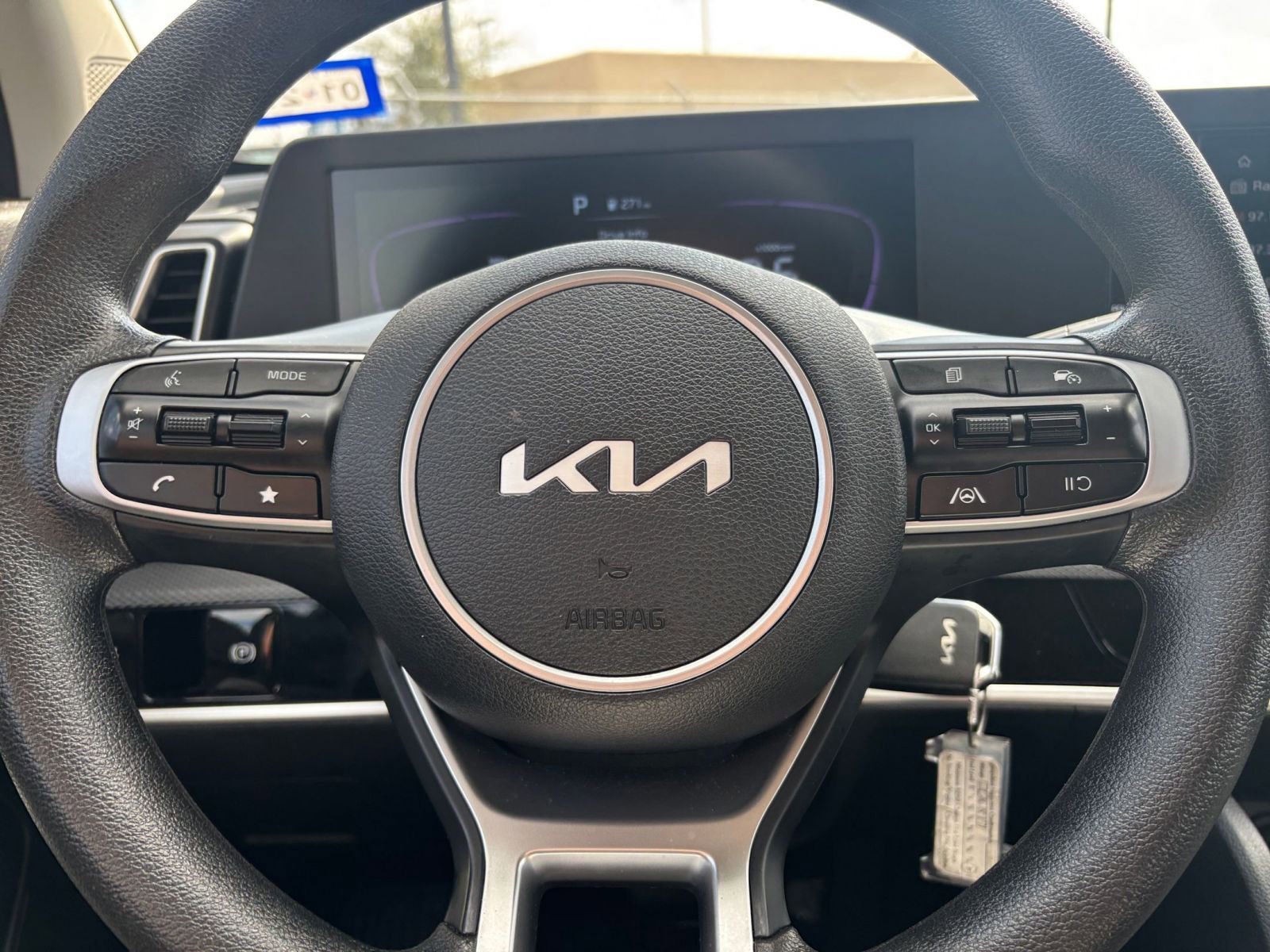 Used 2025 Kia Sportage LX image 25