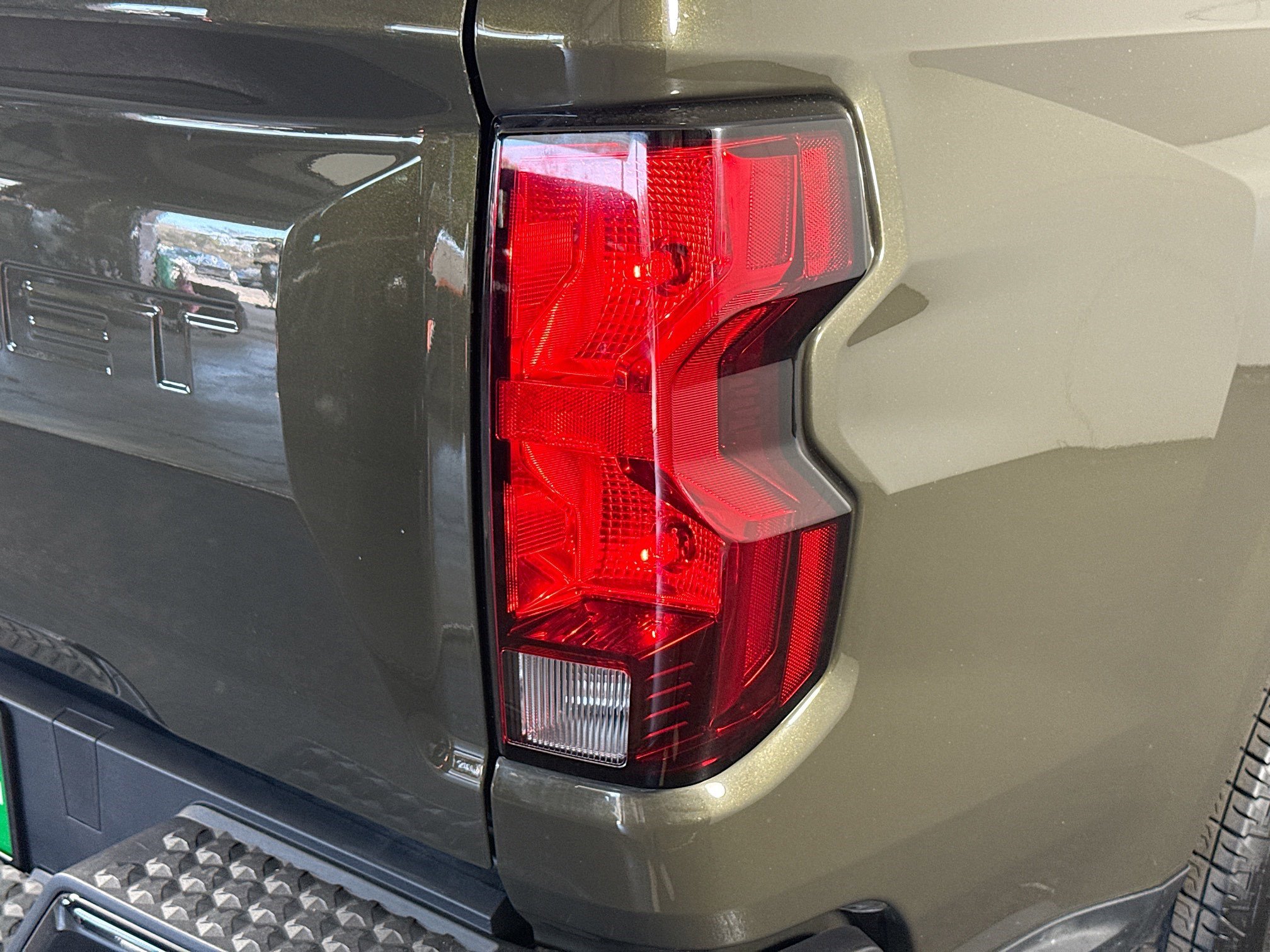 Used 2024 Chevrolet Colorado W/T image 34