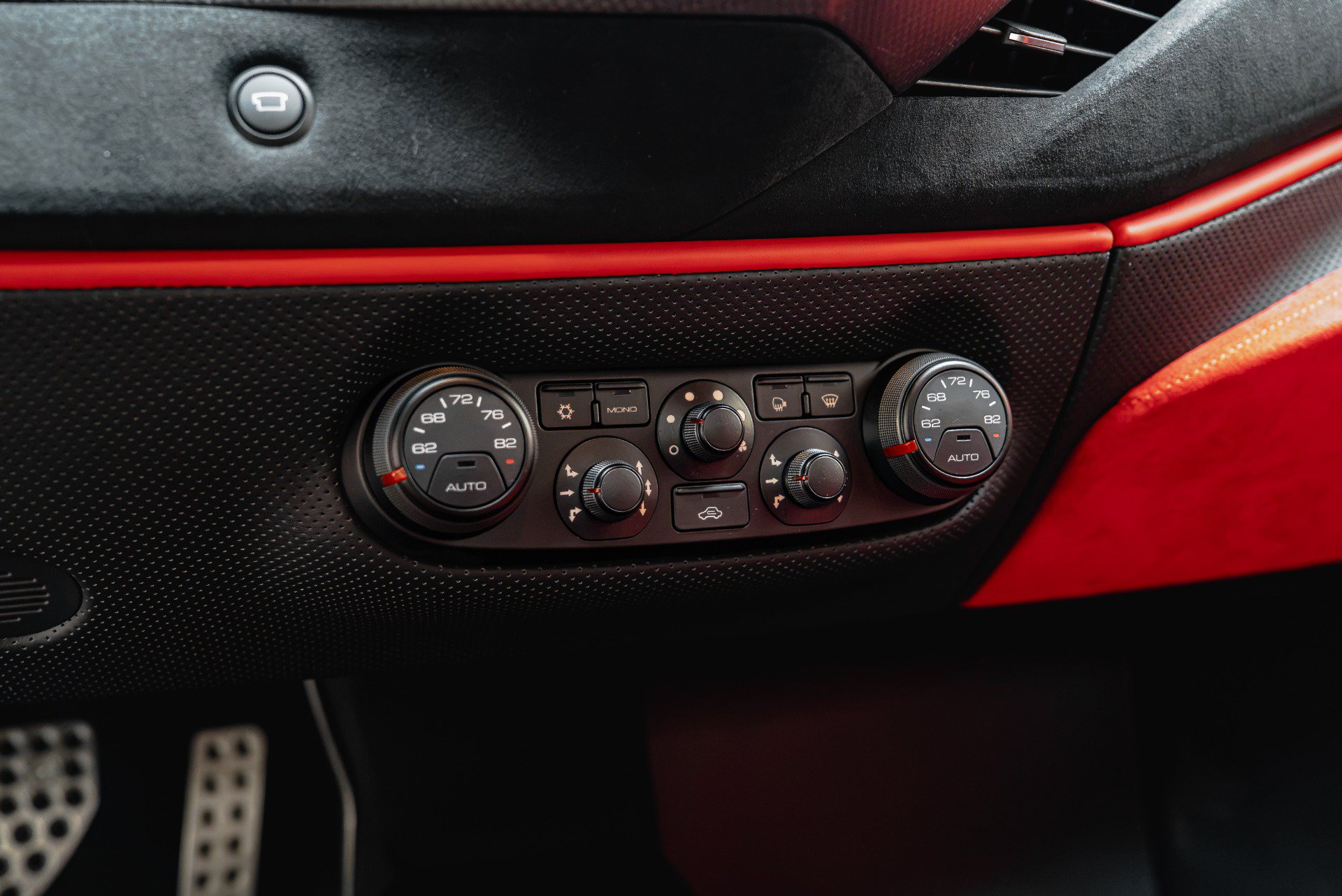 Used 2019 Ferrari 488 Pista Coupe RWD image 53