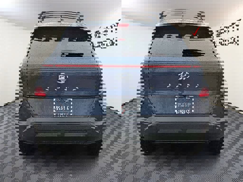 Used 2025 Hyundai Kona SEL image 5