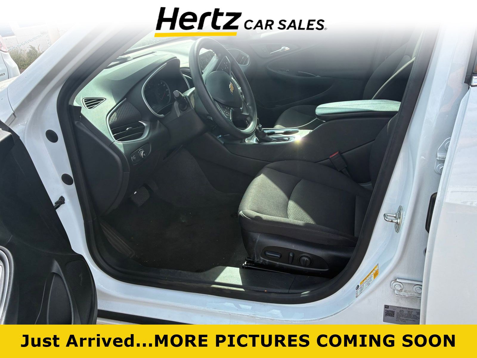 Used 2024 Chevrolet Malibu LT image 1