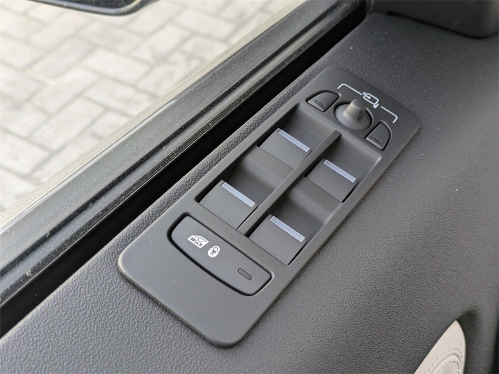 New 2025 Land Rover Discovery Sport Dynamic SE image 27