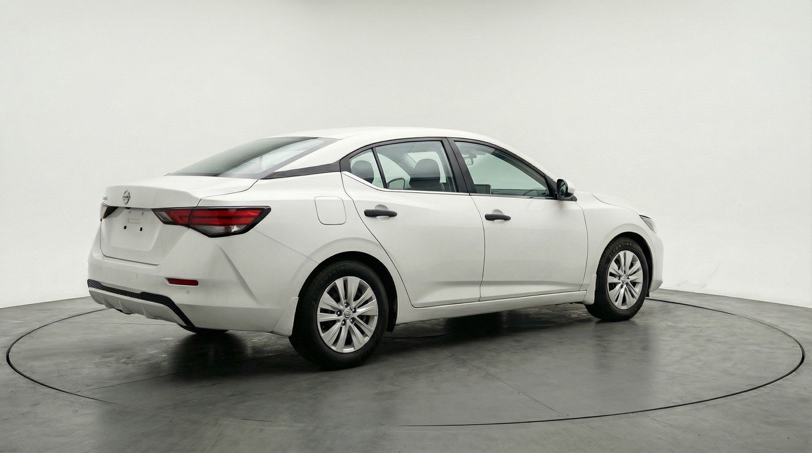 Used 2025 Nissan Sentra S image 9