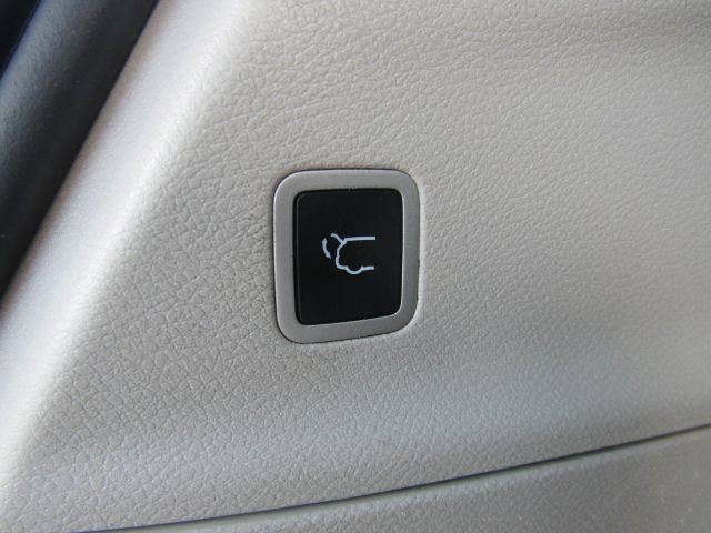 Used 2024 Chrysler Pacifica Touring-L FWD image 27