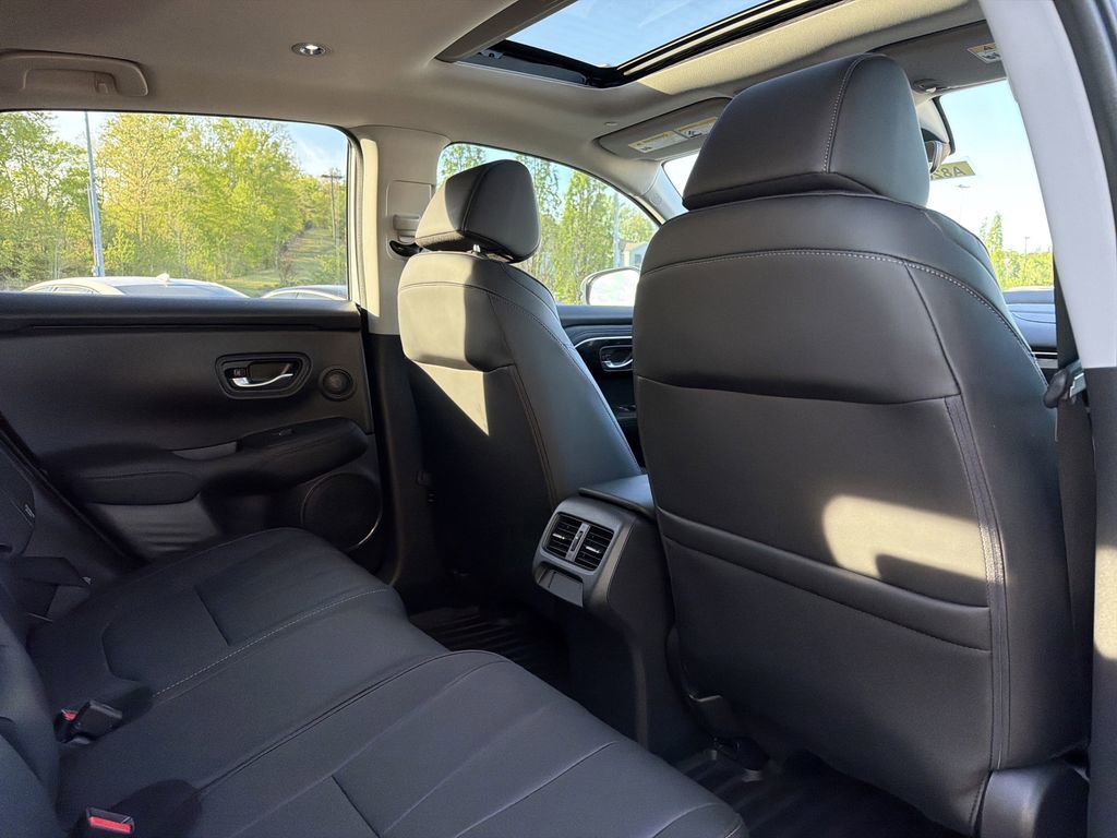 Used 2025 Acura ADX AWD image 18
