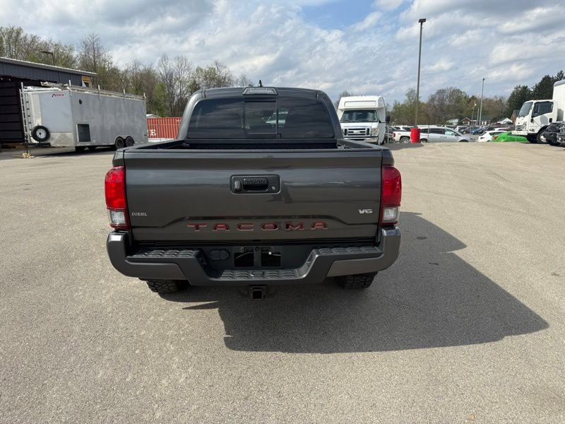 Used 2019 Toyota Tacoma TRD Sport image 7