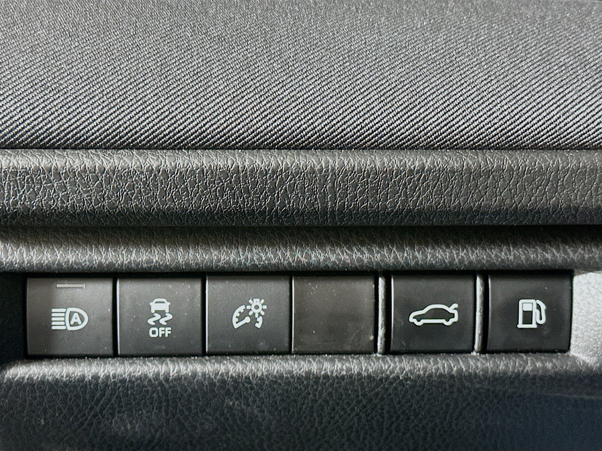 Used 2025 Toyota Camry LE image 17