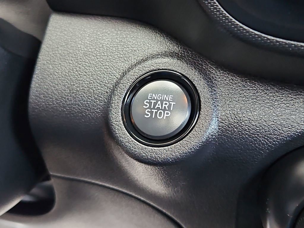 Used 2025 Hyundai Venue SEL image 16