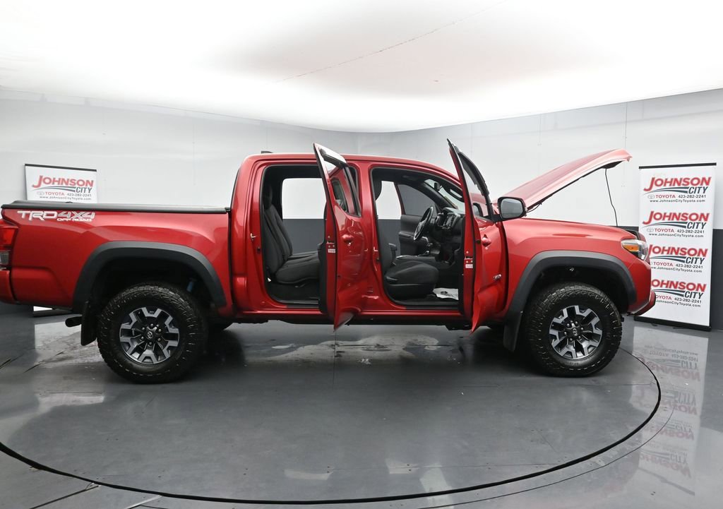 Used 2016 Toyota Tacoma TRD Off-Road w/ Premium & Technology Package image 37