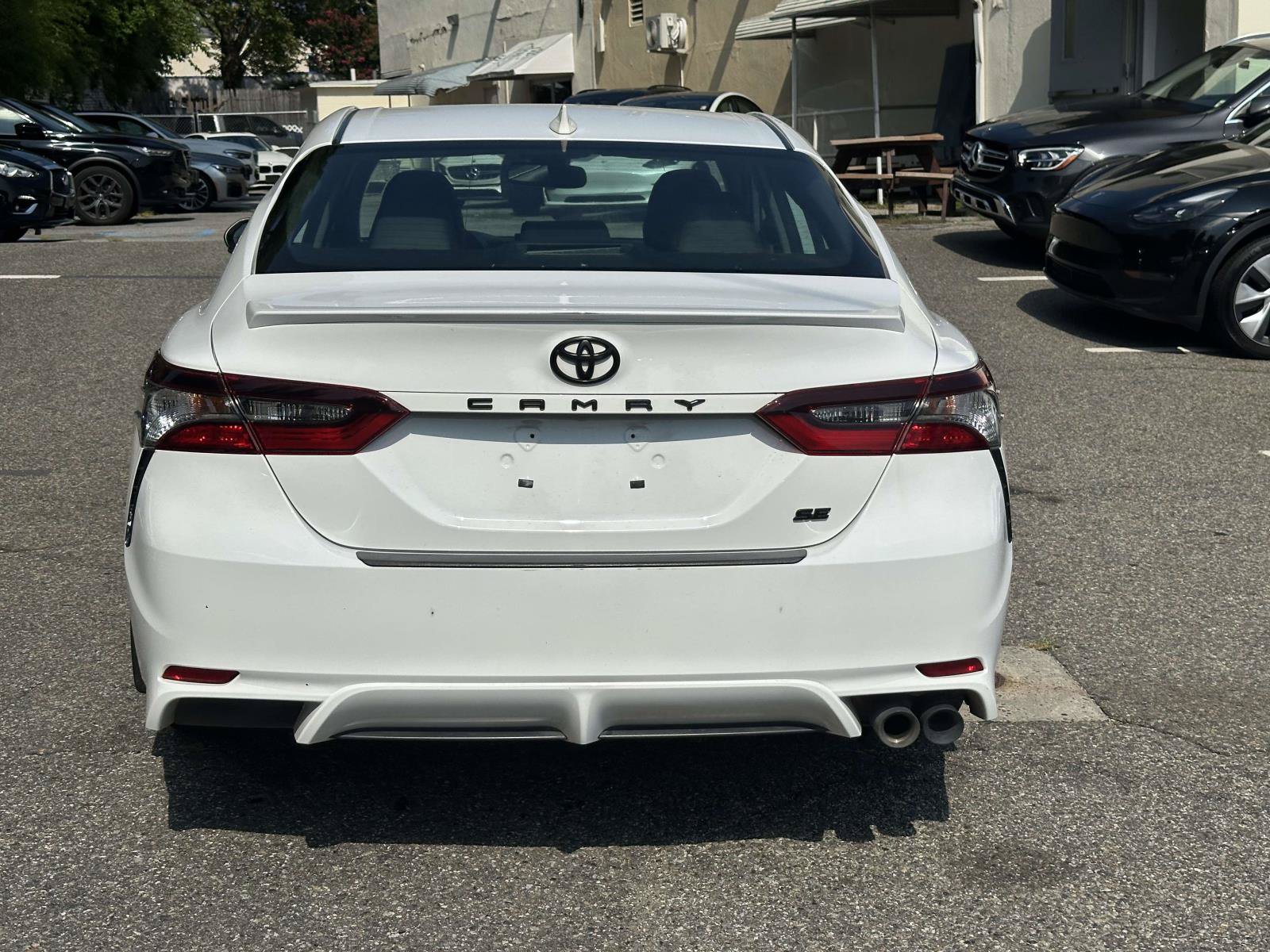 Used 2024 Toyota Camry SE w/ Convenience Package FWD image 4