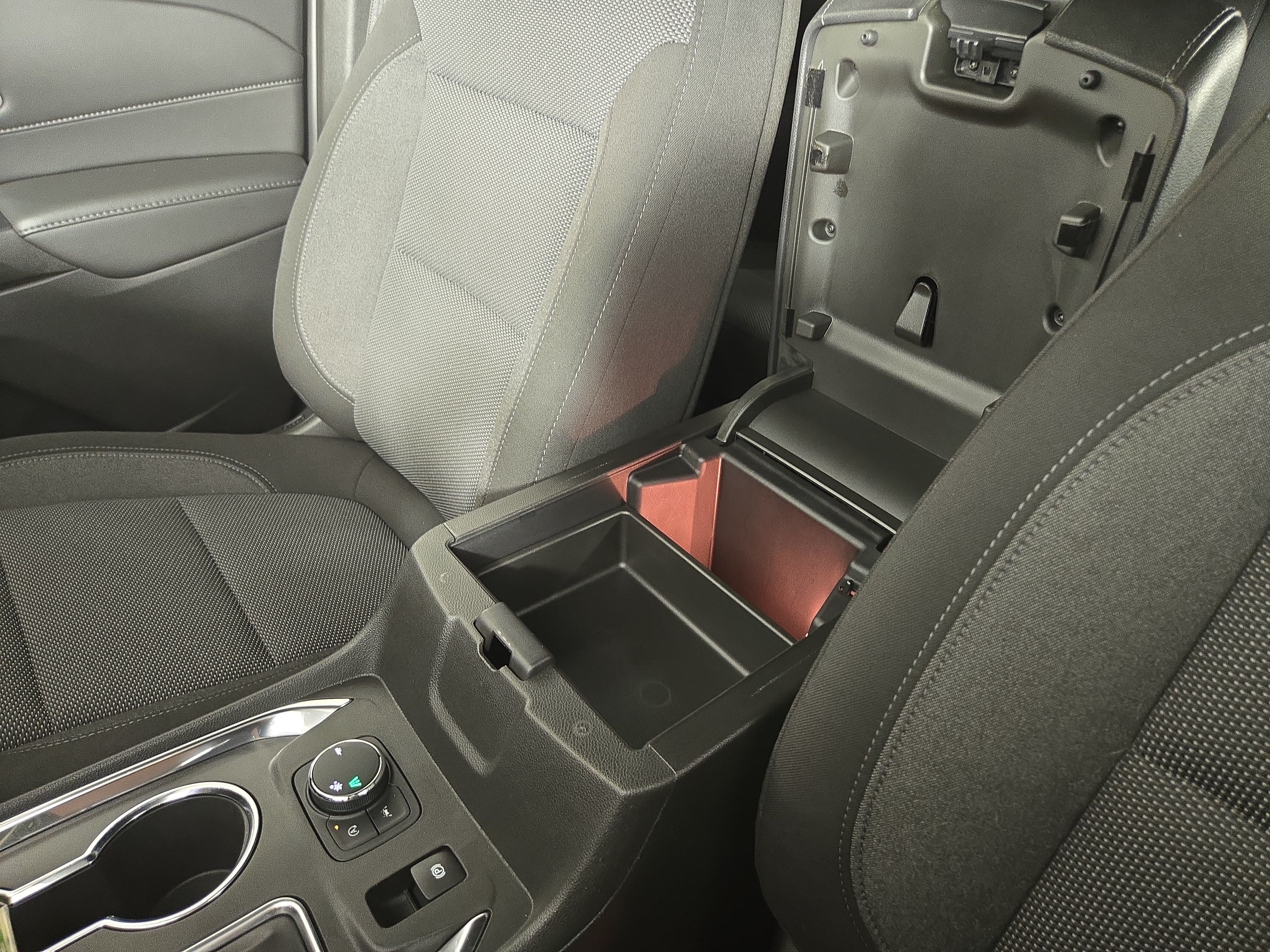 Certified 2023 Chevrolet Traverse LT FWD image 28