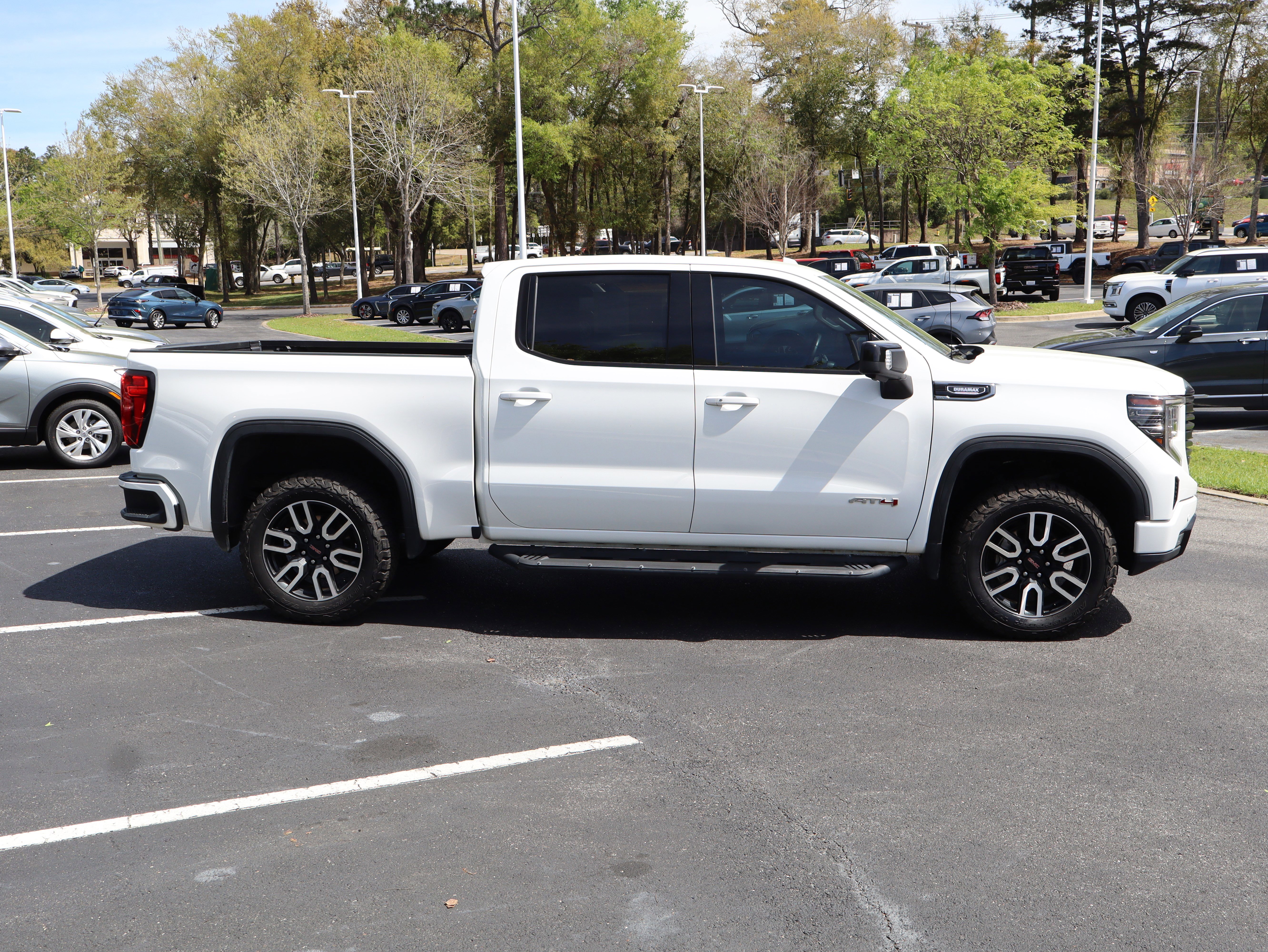 Used 2023 GMC Sierra 1500 AT4 w/ AT4 Premium Package image 12