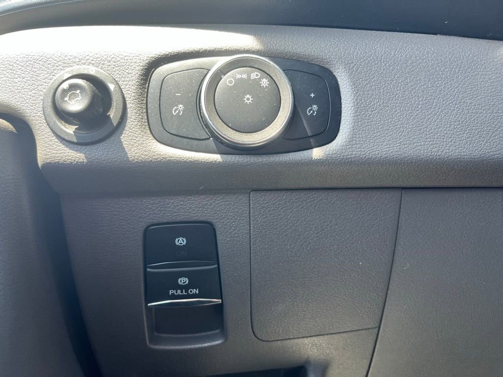 Used 2022 Ford E-Transit 148 High Roof Extended image 23