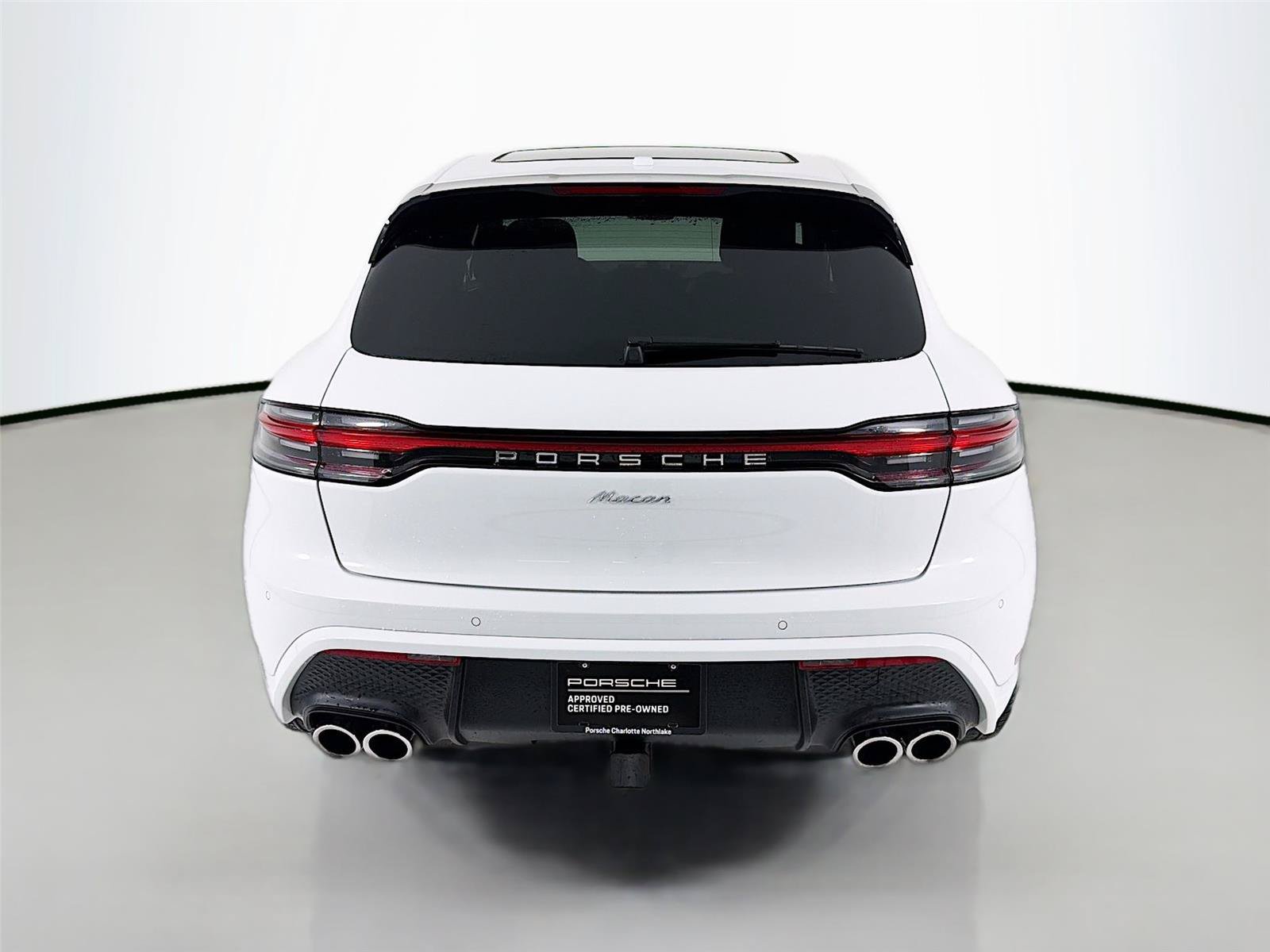 Used 2025 Porsche Macan AWD/4WD image 27