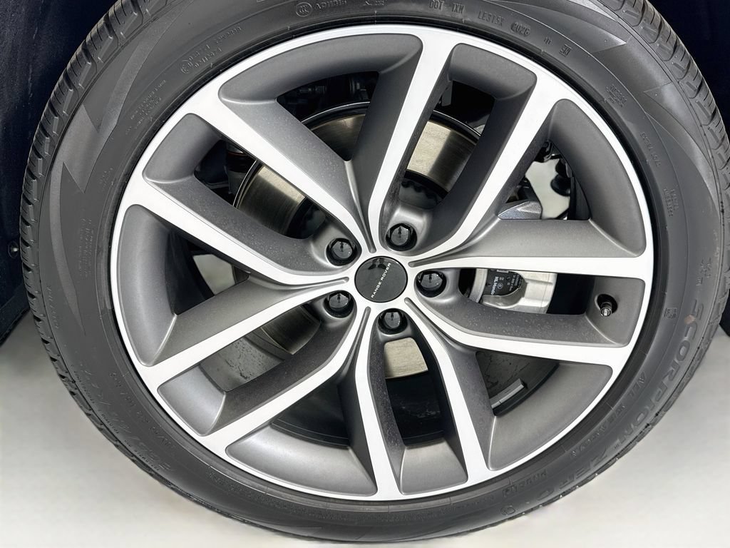 New 2026 Land Rover Range Rover Long Wheelbase SE AWD/4WD image 30