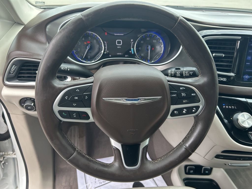 Used 2017 Chrysler Pacifica Touring-L Plus w/ Advanced Safetytec Group FWD image 9
