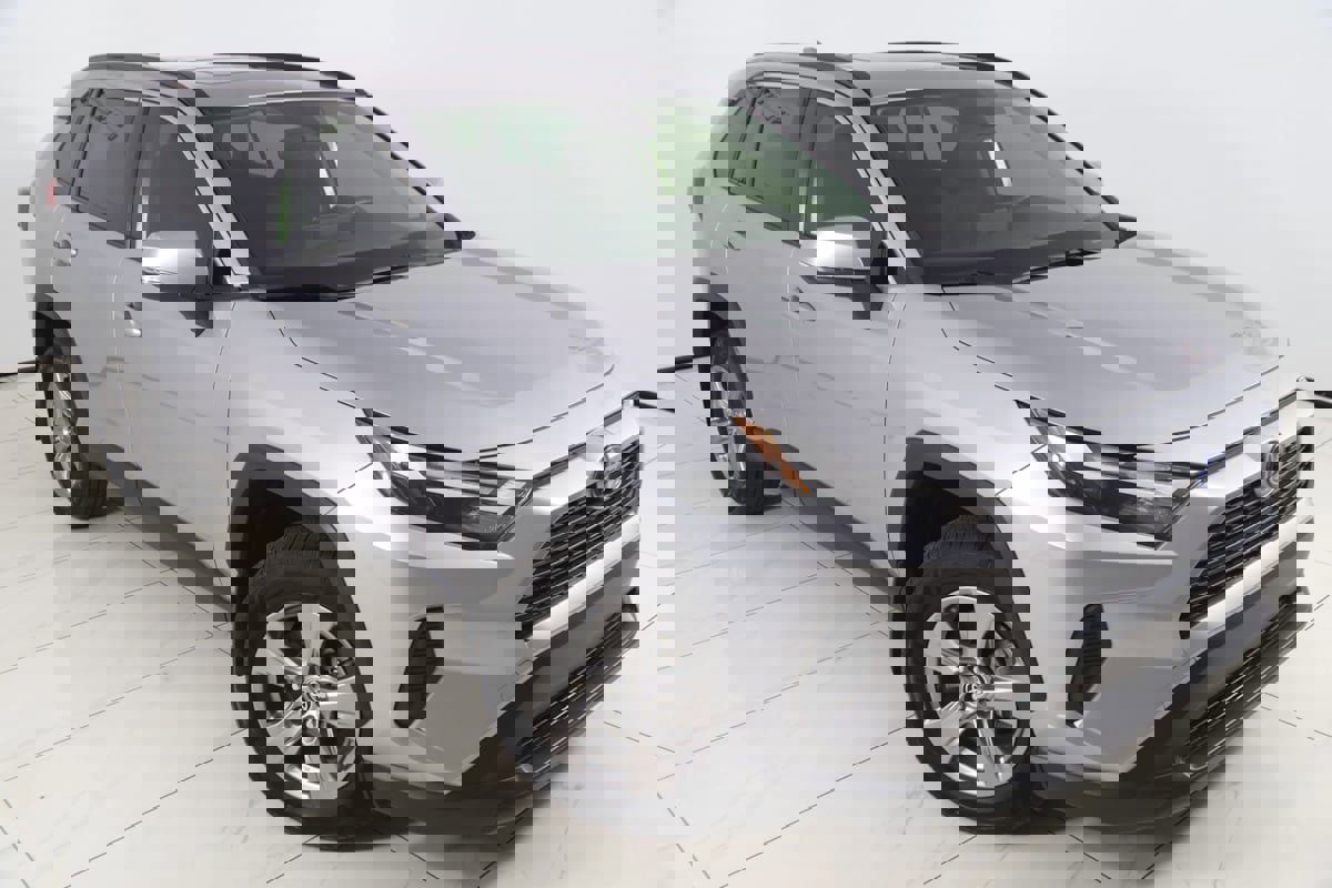 Used 2024 Toyota RAV4 XLE w/ Convenience Package AWD/4WD image 17
