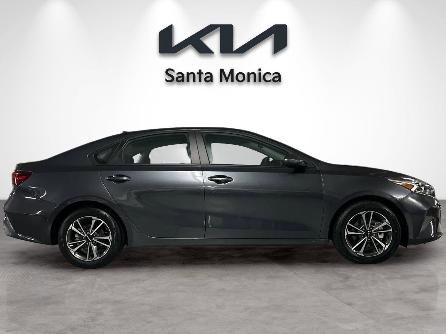 Used 2023 Kia Forte LXS image 6