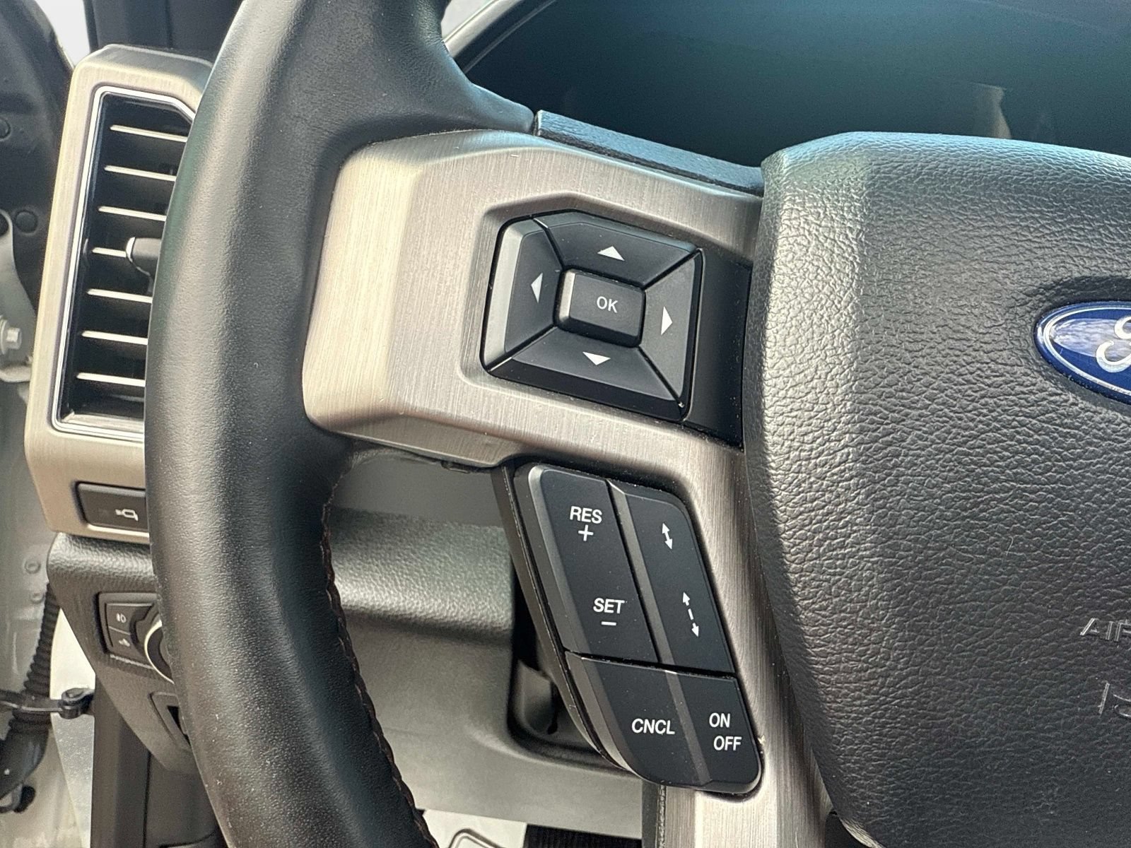 Used 2020 Ford F150 Platinum w/ Equipment Group 701A Luxury AWD/4WD image 26