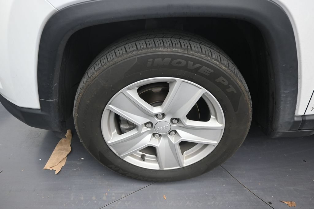 Used 2022 Jeep Compass Latitude FWD image 9