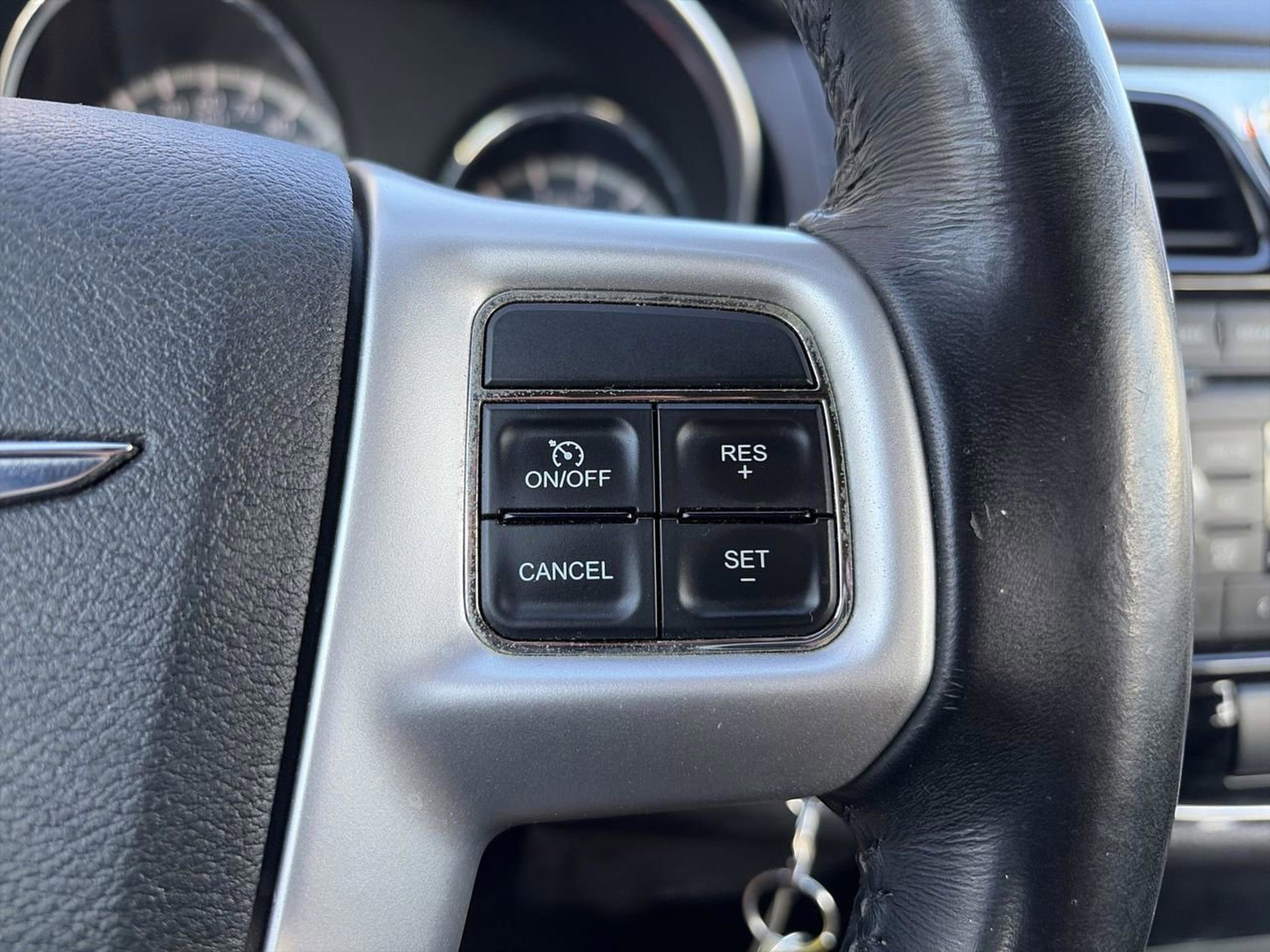 Used 2012 Chrysler 200 Touring image 31