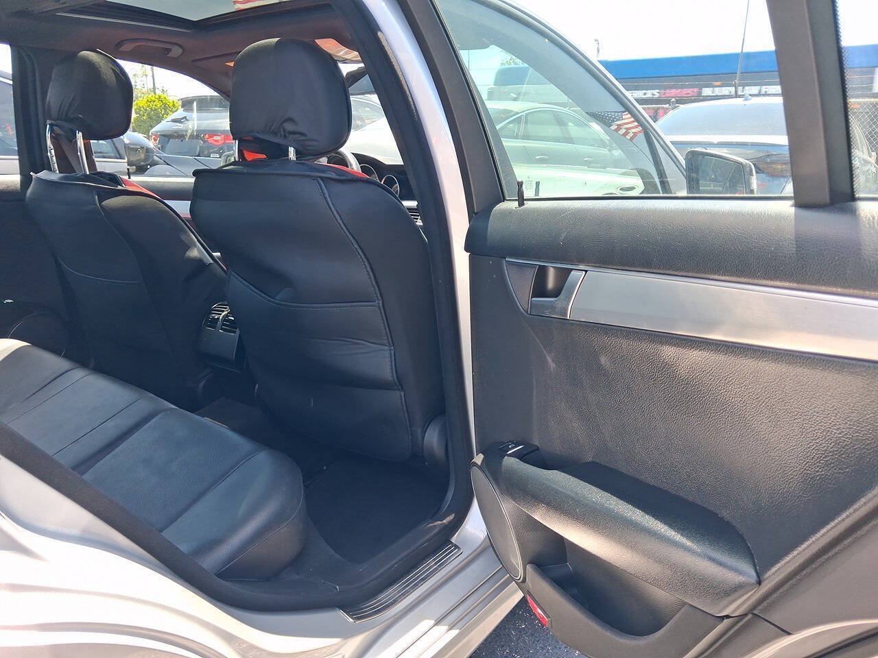 Used 2013 Mercedes-Benz C 250 Sedan image 14