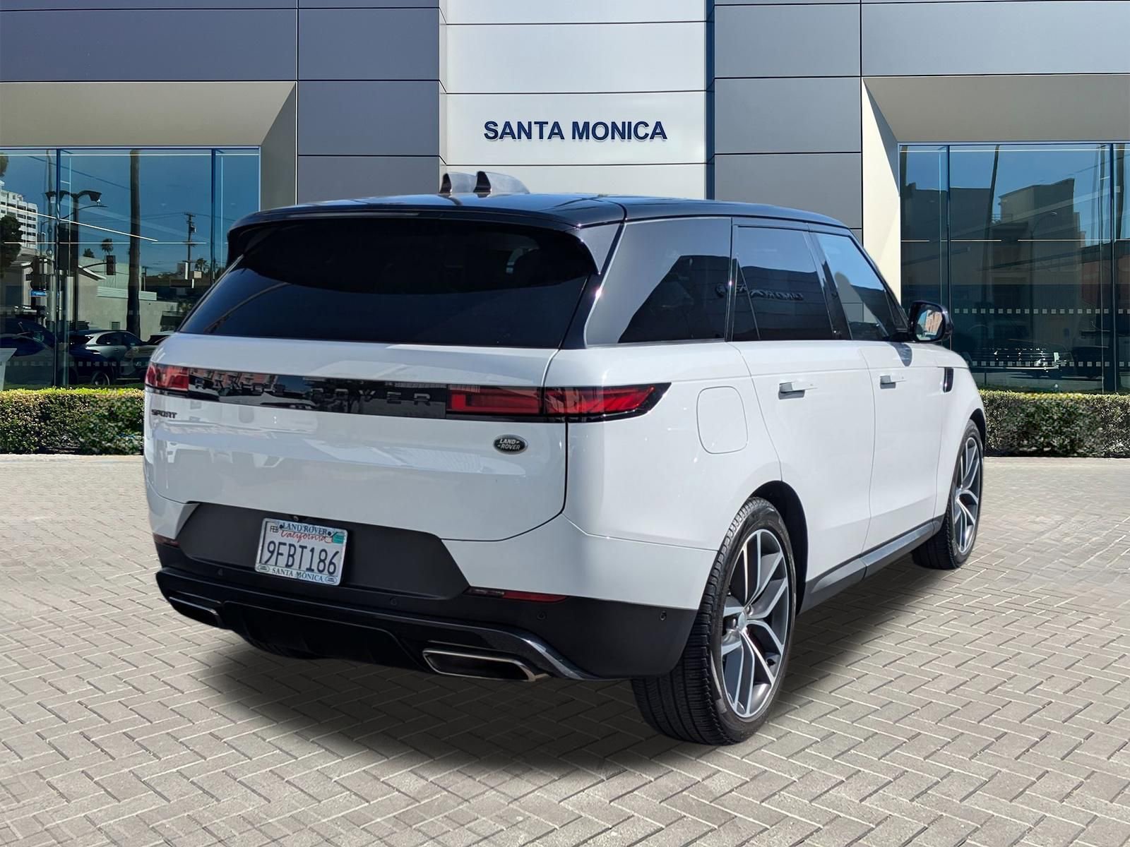 Used 2023 Land Rover Range Rover Sport SE AWD/4WD image 5