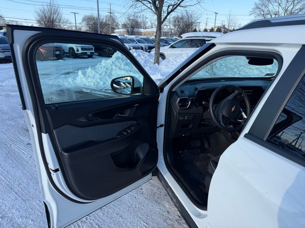 Used 2026 Chevrolet TrailBlazer LT w/ LT Cold Weather Package image 8