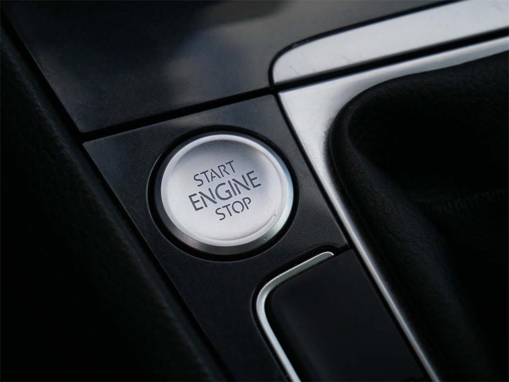 Used 2019 Volkswagen Golf SE w/ Driver Assistance Package image 19