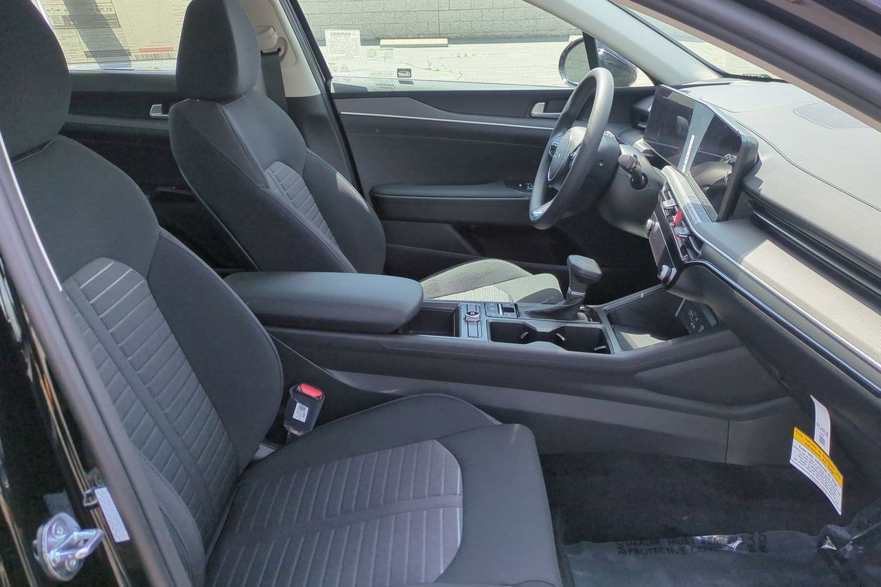 New 2025 Kia K5 LXS image 23
