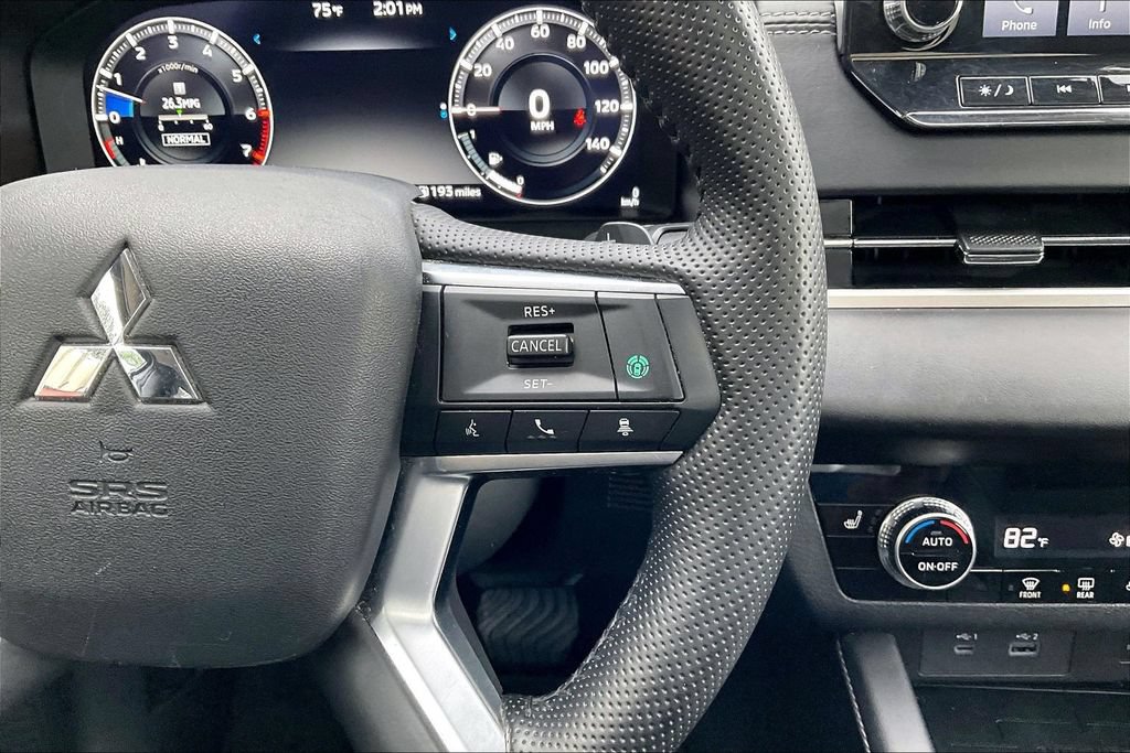 Used 2024 Mitsubishi Outlander SE AWD/4WD image 18