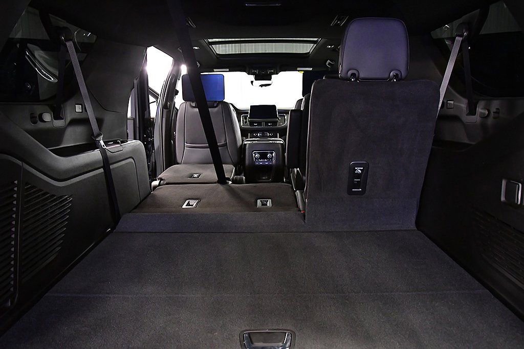 Used 2024 Chevrolet Suburban High Country AWD/4WD image 32