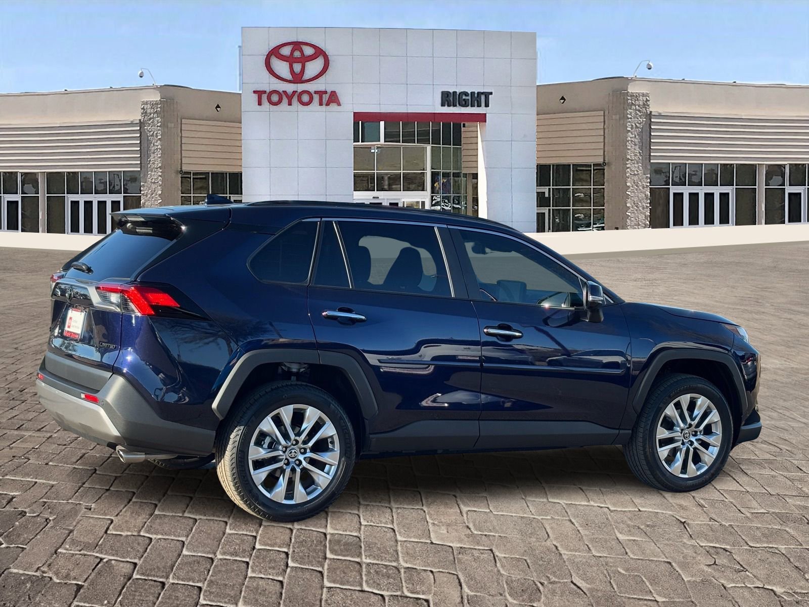 Used 2025 Toyota RAV4 Limited w/ Advanced Technology Package image 8